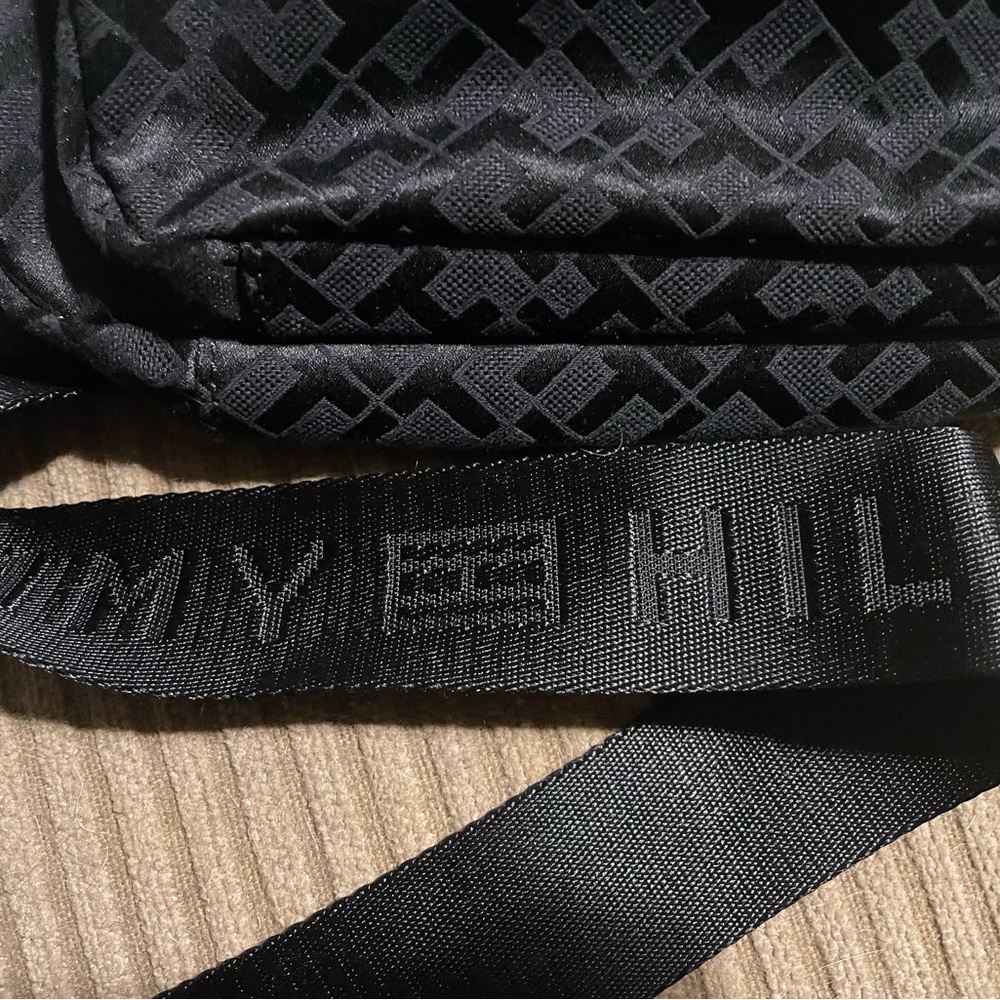 Pristine Tommy Hilfiger Waist pack/cross-body bag.